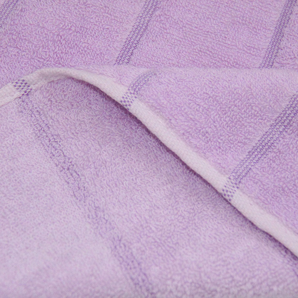 柔らかく豪華なラベンダー刺繍入りコットンタオル、優れた吸水性 - Home Textiles Pakistan のレビューと価格